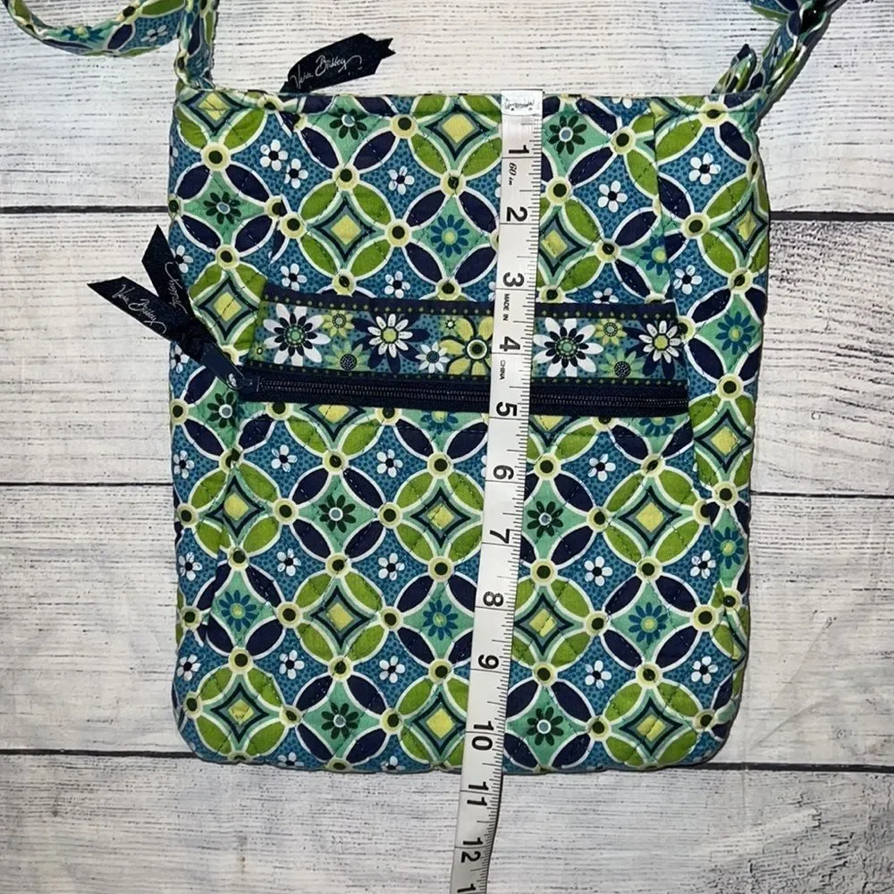 Vera Bradley “Daisy” Hipster Crossbody Bag Zip Green Blue White Adjustable - Picture 6 of 6